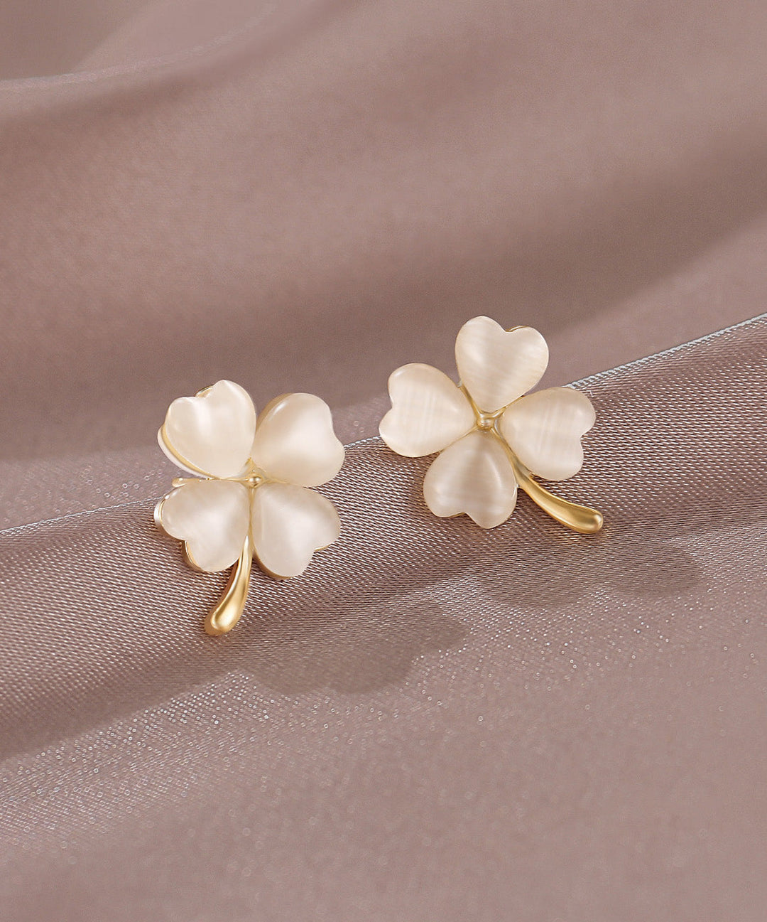 2025 New Gold Copper Alloy Clover Cat's Eye Stone Stud Earrings