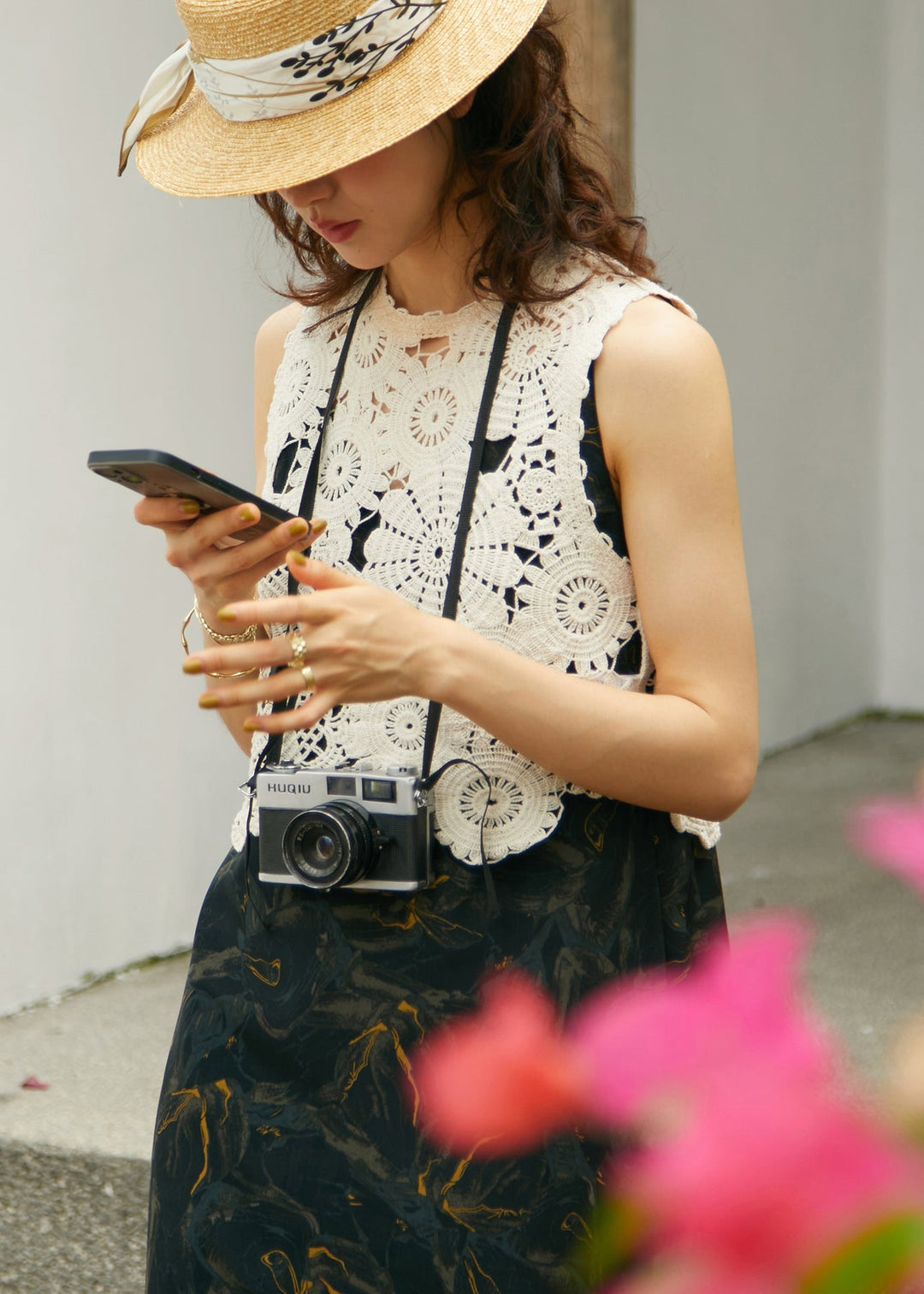 Beautiful Beige O-Neck Hollow Out Hook Flower Cotton Vest Sleeveless