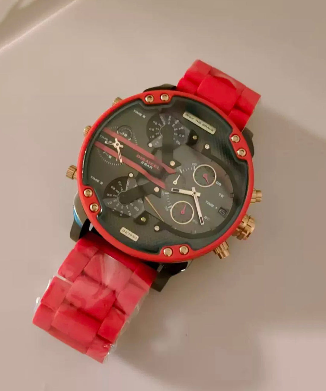 Boho Red Alloy Quartz Movement Hollow Out Watches