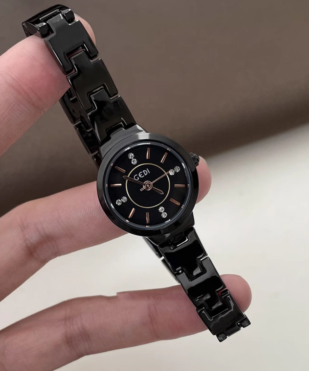 Boutique Black Alloy Hardlex Crystal Quartz Movement Watches