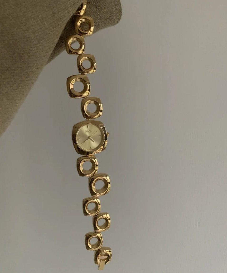 Boutique Silk Overgild Asymmetrical Hollow Out Watches