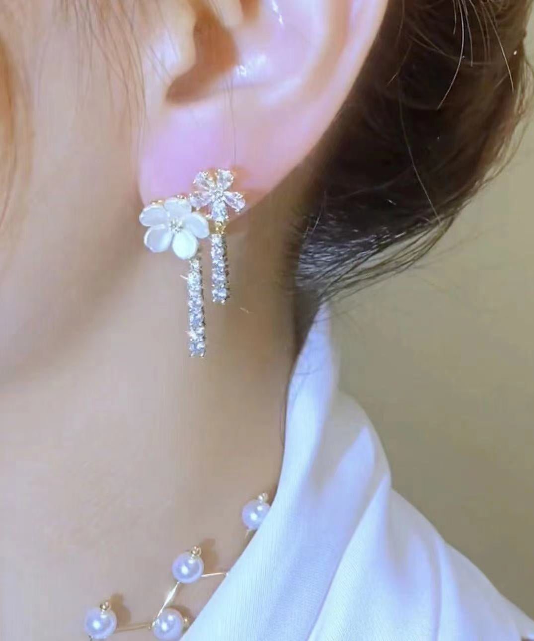 Fashion White Sterling Silver Overgild Zircon Pearl Floral Drop Earrings