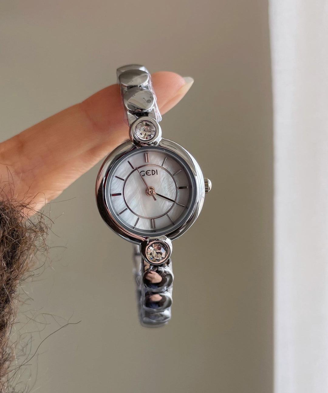 Fine Silk Alloy Quartz Movement Chain Watches