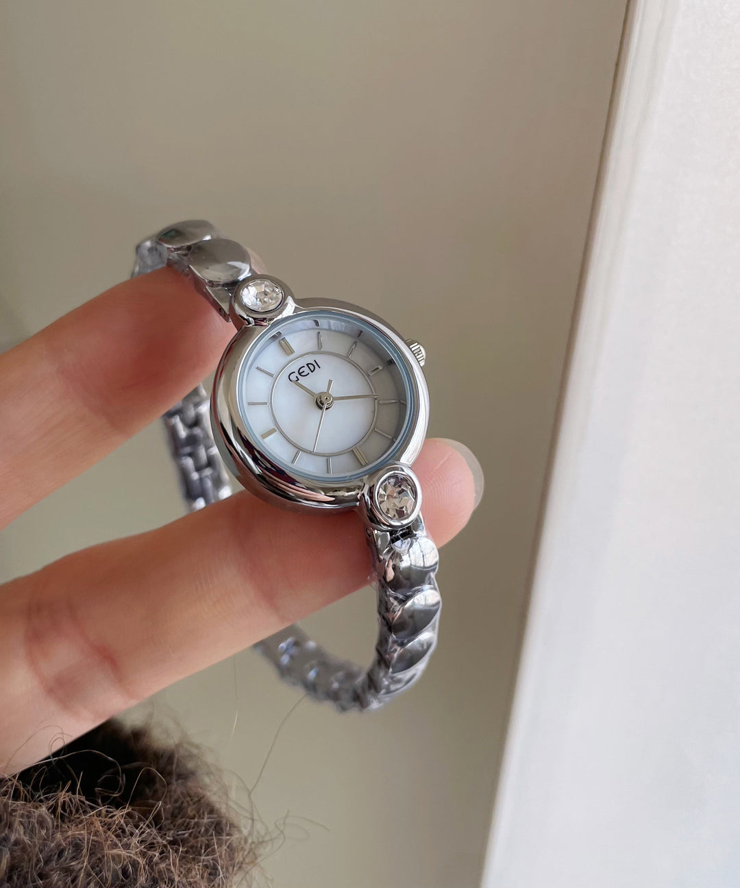 Fine Silk Alloy Quartz Movement Chain Watches