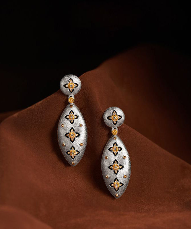 Fine Silk Sterling Silver Zircon Four Leaf Clover Stud Earrings