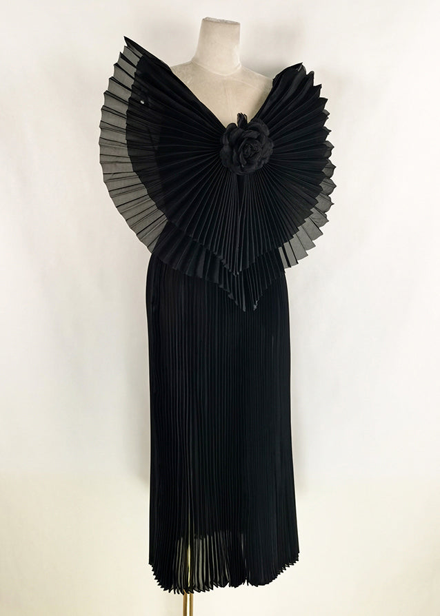 Floral Black V Neck Wrinkled Tulle Long Dress Sleeveless