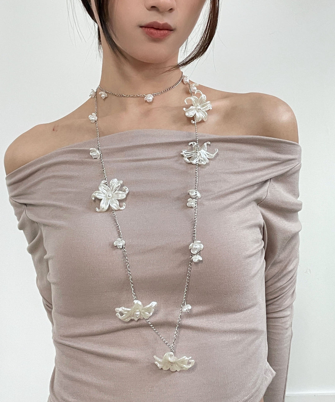 French White Alloy Chain Pearl Floral Body Chain