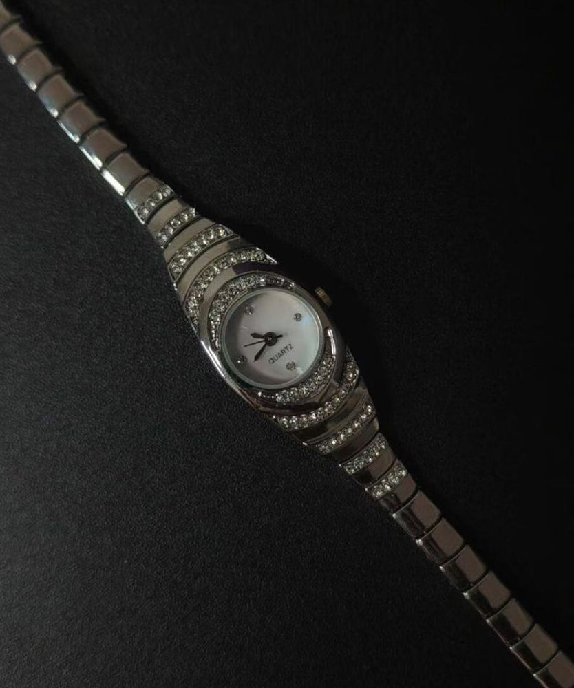 Retro Silk Alloy Zircon Sapphire Crystal Whtches