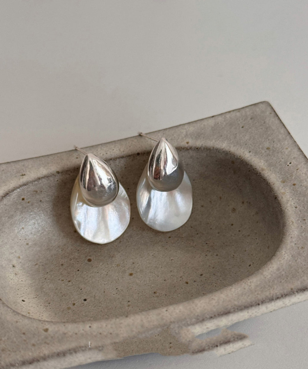 Simple Silk Sterling Silver Shell Water Droplet Stud Earrings