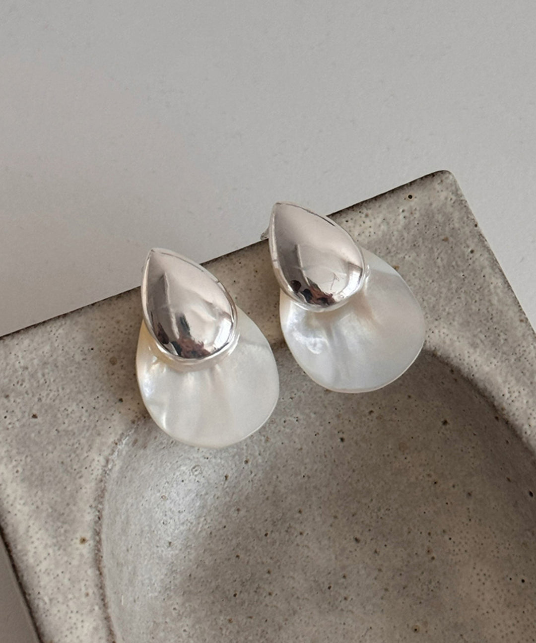 Simple Silk Sterling Silver Shell Water Droplet Stud Earrings