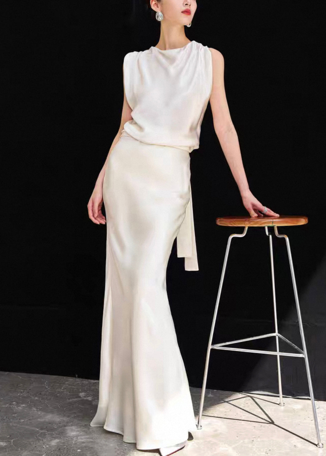 Slim Fit Beige Backless Lace Up Tops And Skirts Silk Two Piece Set Sleeveless