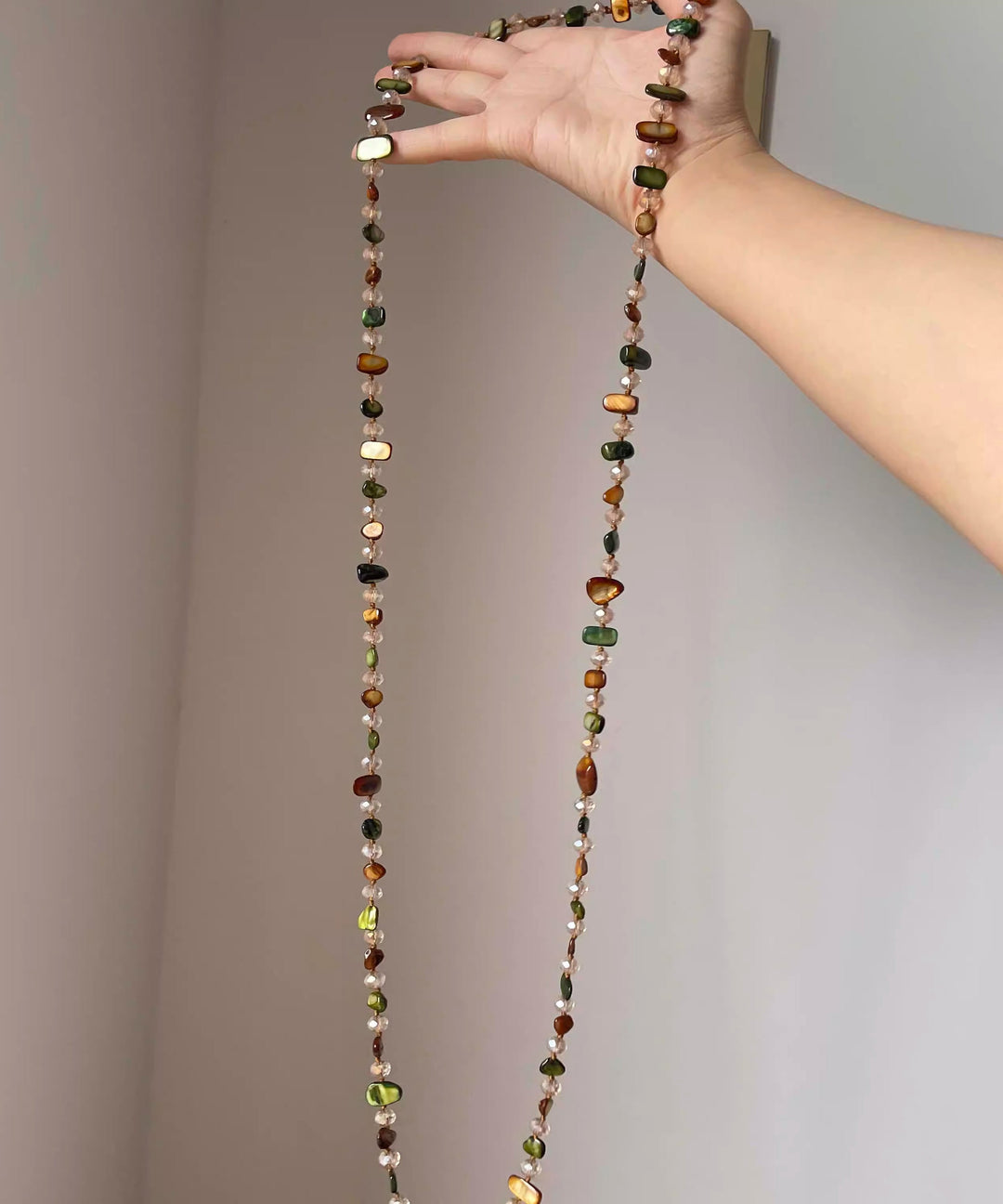 Style Rainbow Asymmetrical Shell Beads Gratuated Bead Necklace