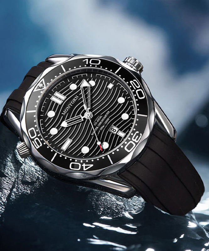 Stylish Black Metal Quartz Movement Silicone Men Watches