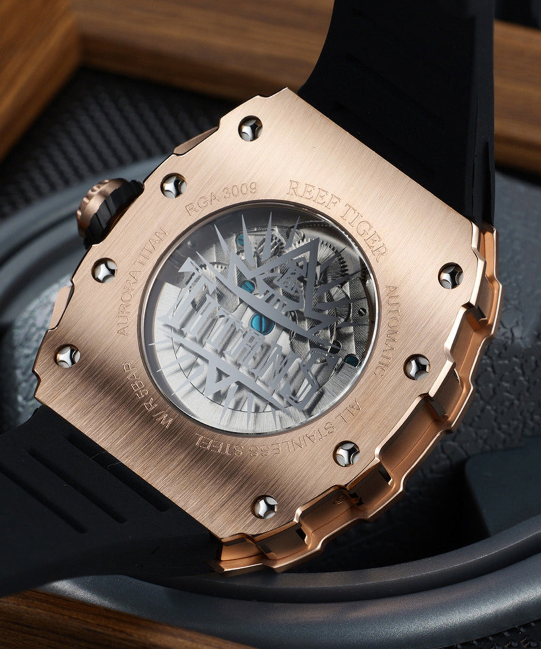 Stylish Gold Silicone Rubber Tempered Glass Fully Automatic Mechanical Watch