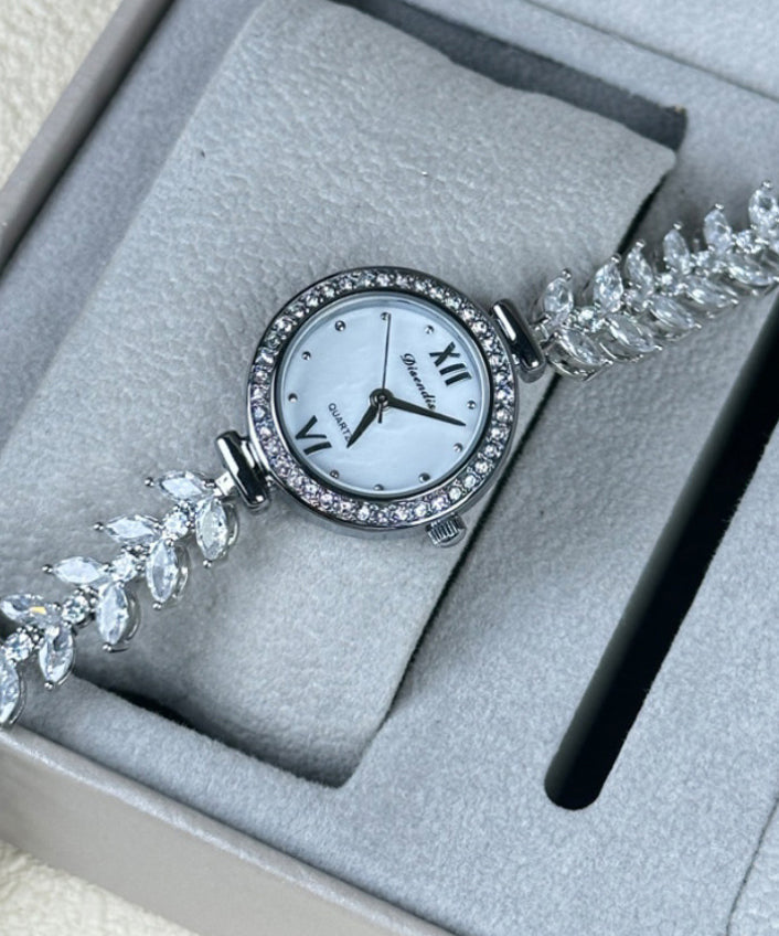 Stylish Silk Stainless Steel Zircon Quartz Movement Waterproof Watches