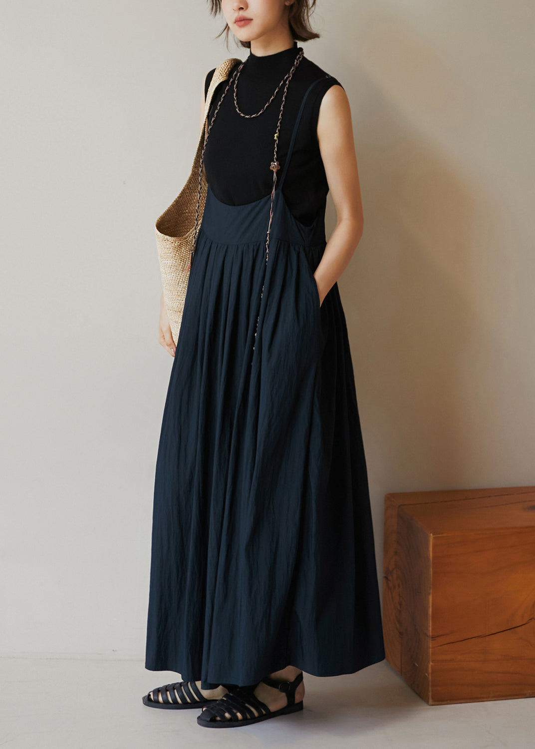 Women Navy Pockets Wrinkled Cotton Spaghetti Strap Dress Summer