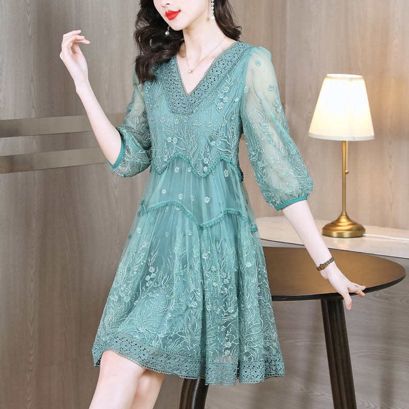 Casual Loose Flower Embroidery Silk Dress