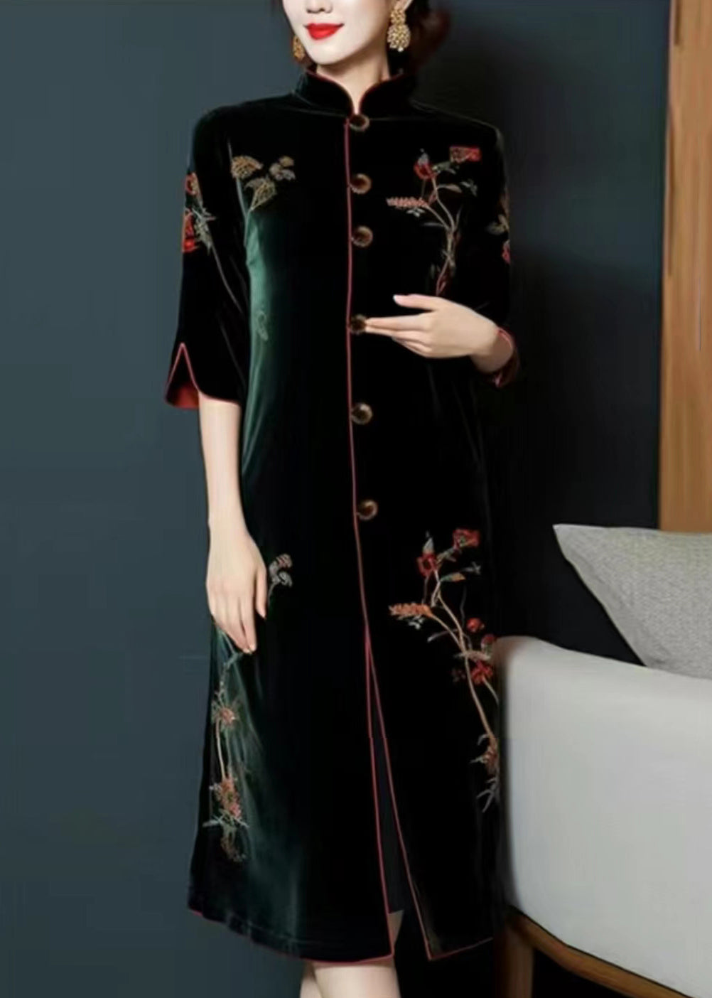 Vintage Blackish Green Embroideried Button Silk Velour Dress Long Sleeve
