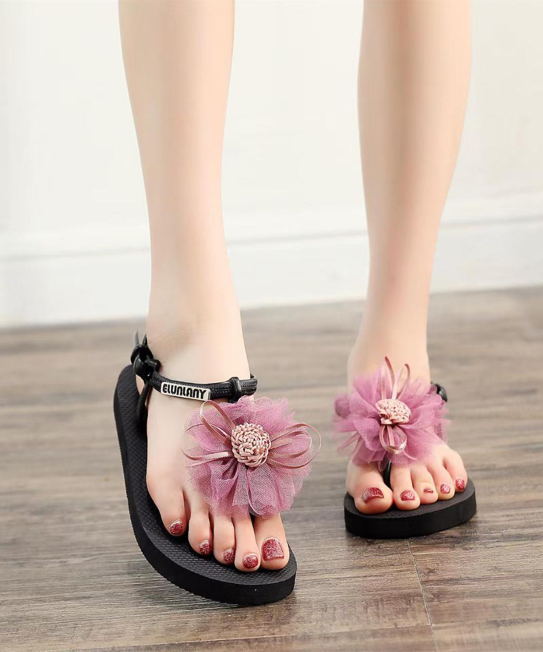 2025 New Vacation Style Gray Beach Flower Flip Flops
