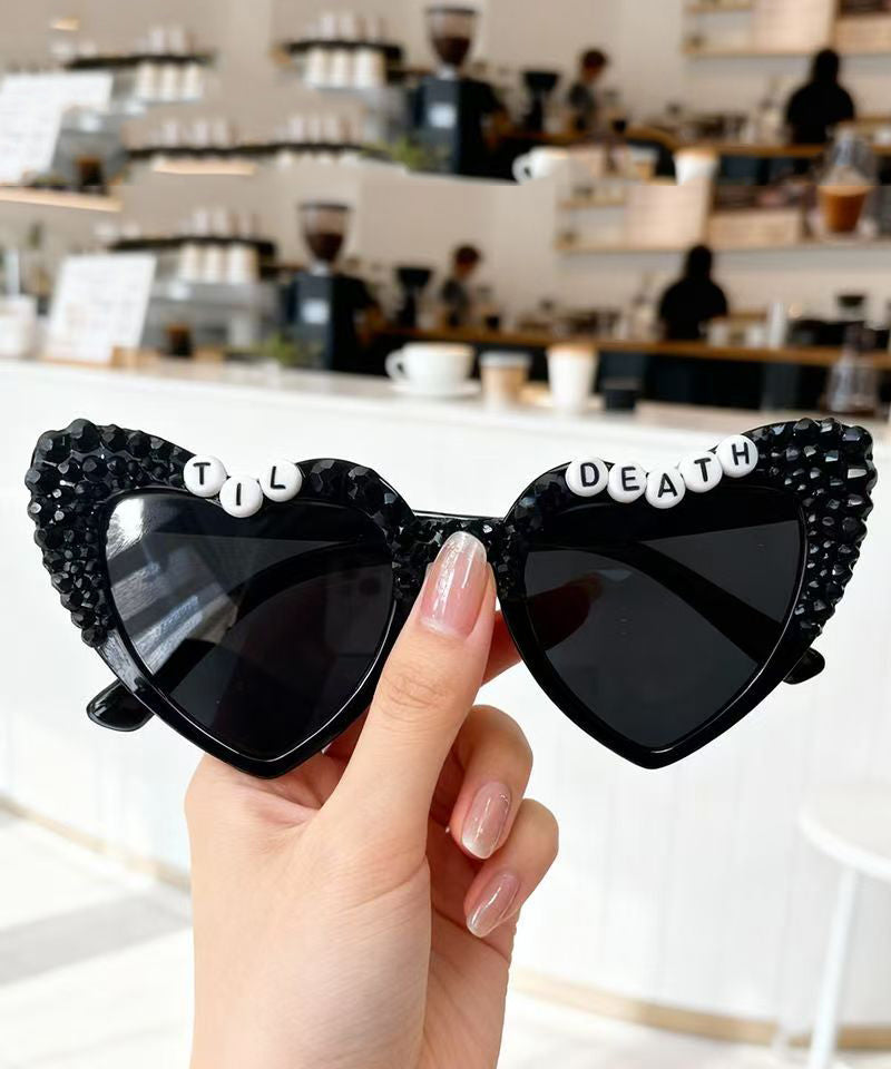 2026 New Black Resin Zircon Graphic Love Sunglasses