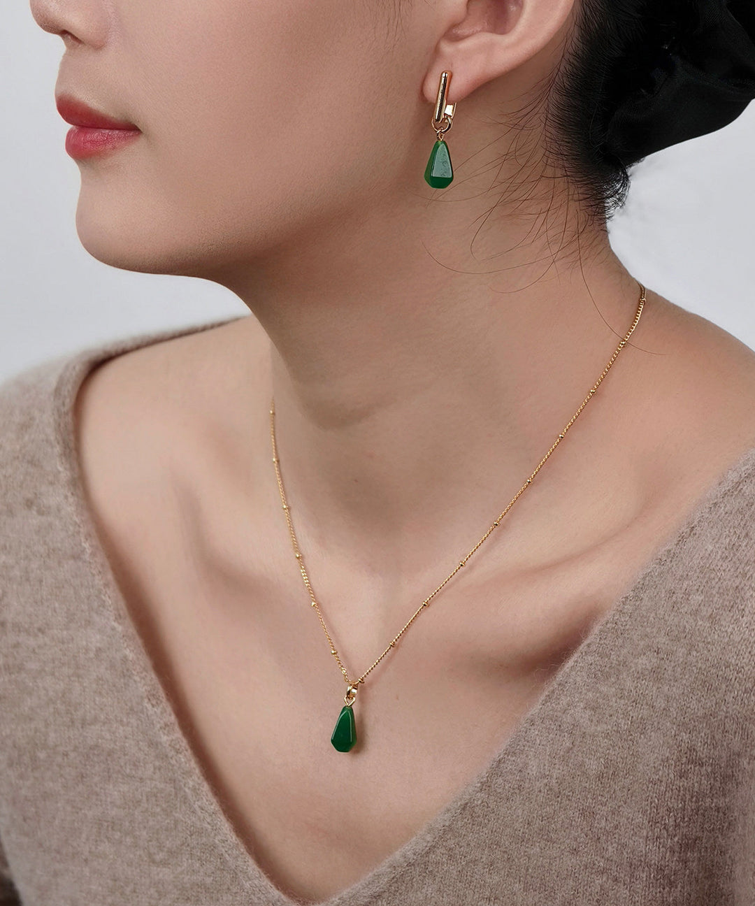 2026 New Green Sterling Silver Water Droplet Agate Pendant Necklace