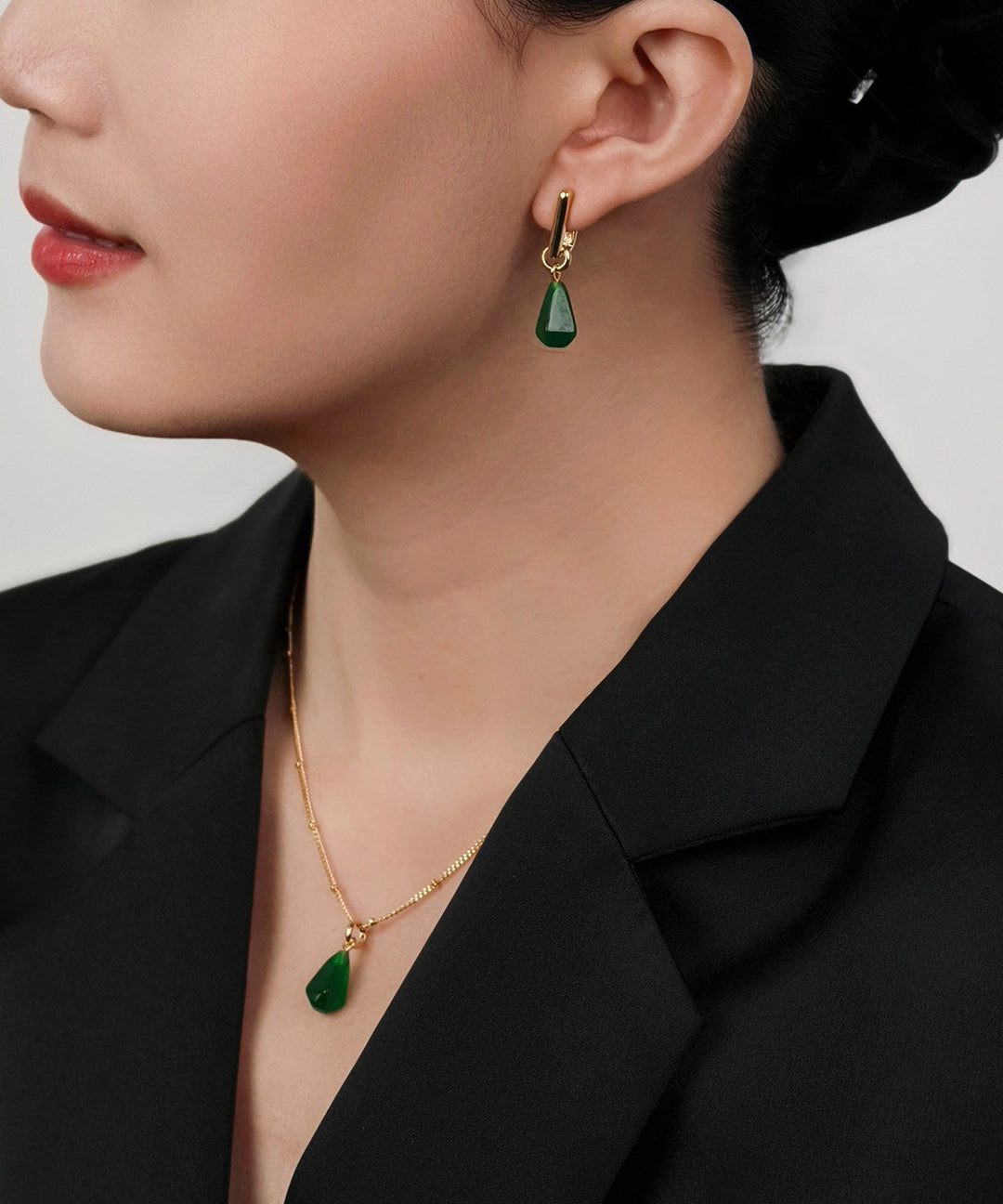 2026 New Green Sterling Silver Water Droplet Agate Pendant Necklace