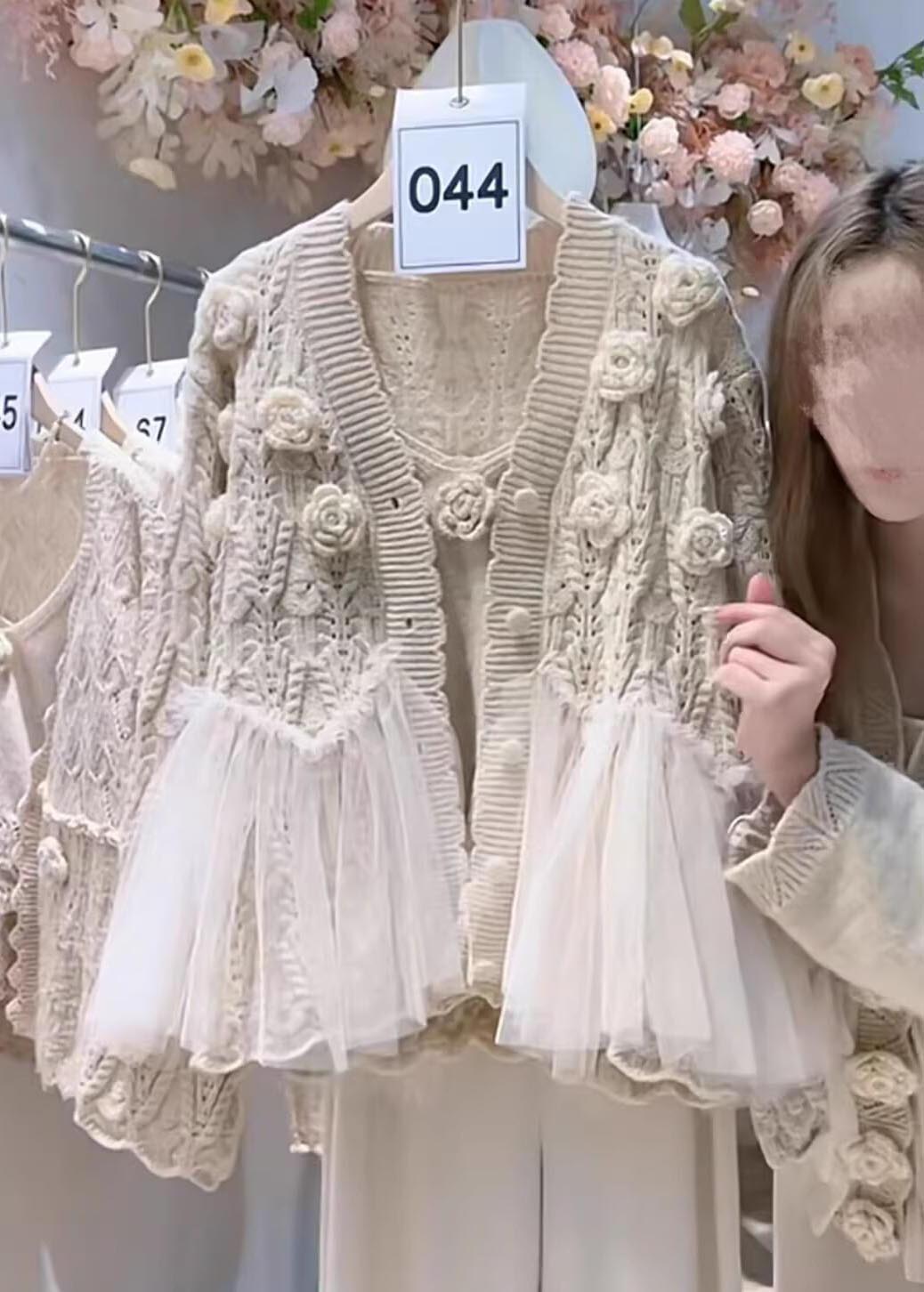Art Apricot Stereoscopic Flower Patchwork Tulle Knit CardiganTwo Piece Set Fall