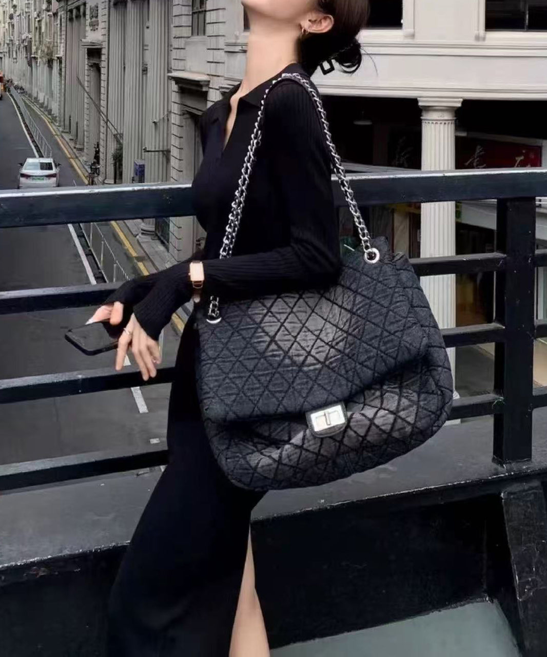 Art Gradient Black Plaid Large Capacity Fine Cotton Filled Flap Bag