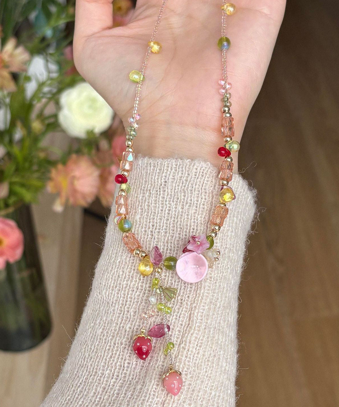 Art Pink Resin Alloy Beading Pendant Necklace