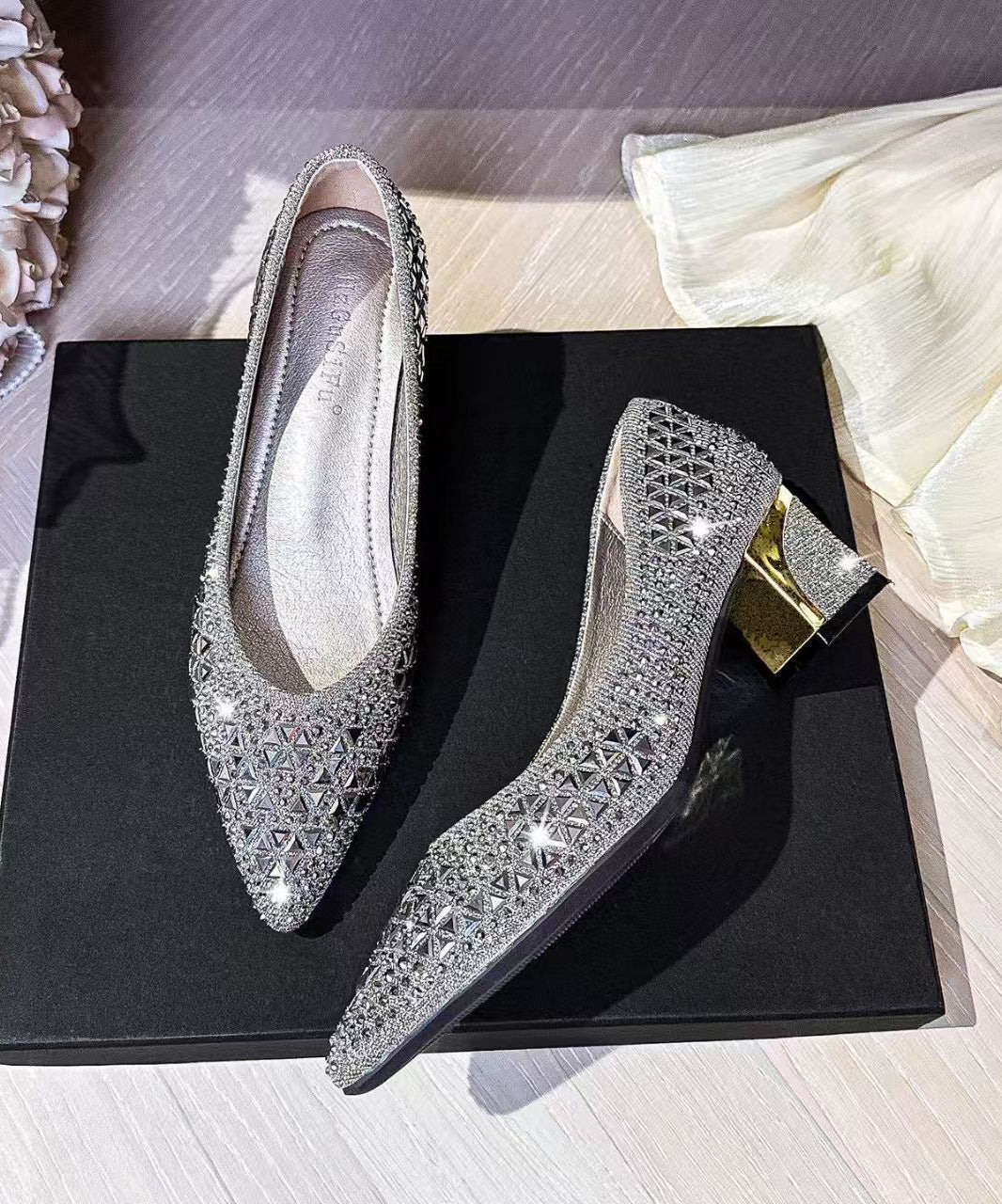 Beautiful Hollow Out Chunky High Heels Silvery Faux Leather
