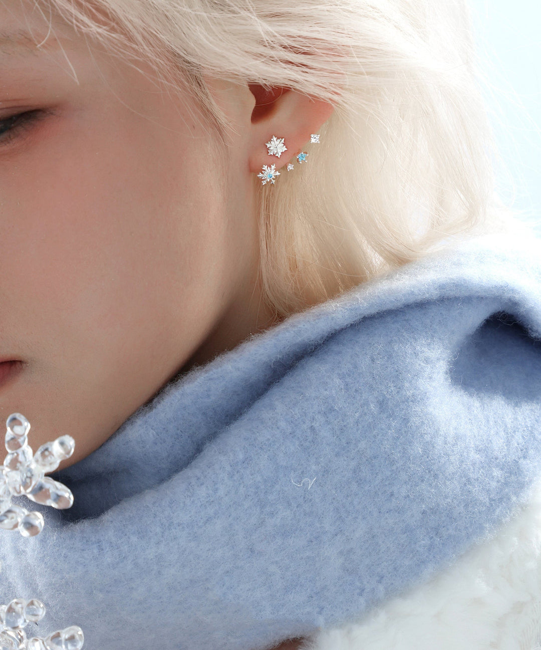 Beautiful Silvery Snowflake Metal Fine Zircon Stud Earrings