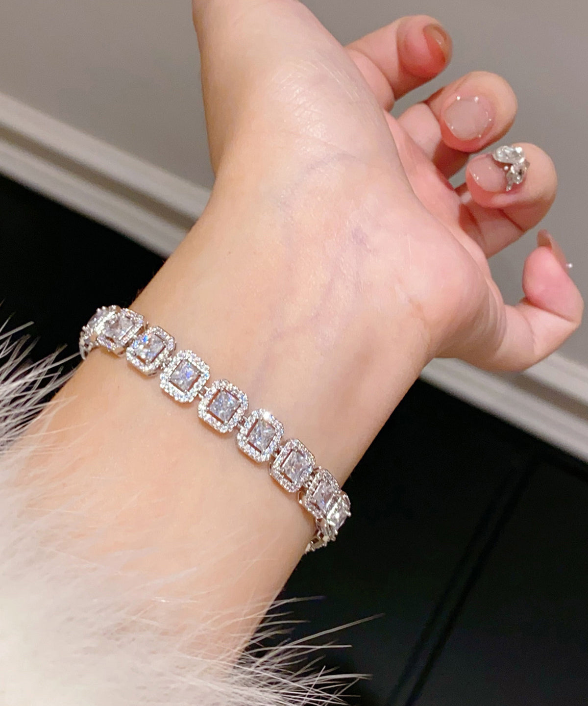 Beautiful Silvery Square Zircon Chain Bracelet - Omychic