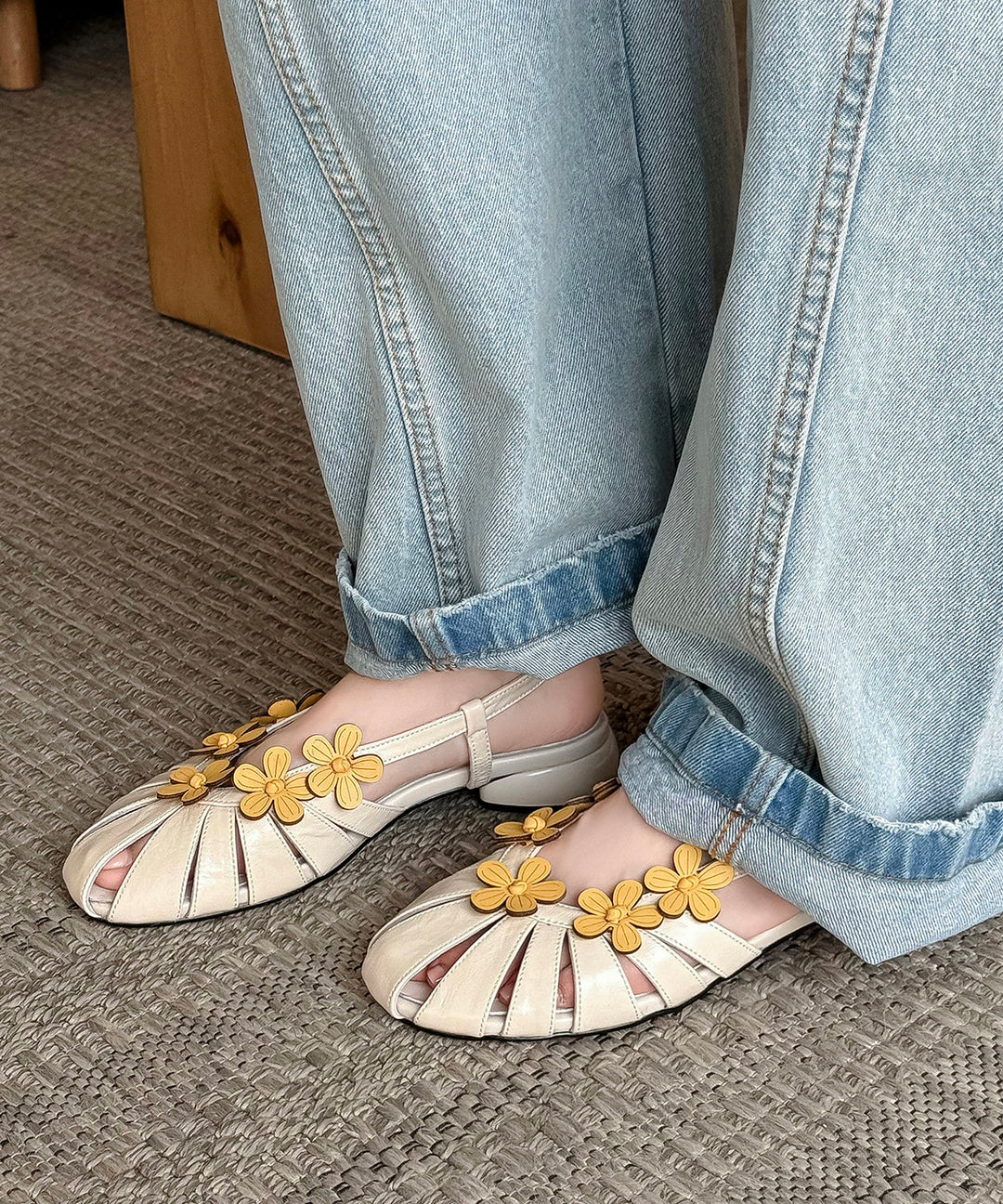 Beautiful Yellow Floral Splicing Walking Sandals Hollow Out