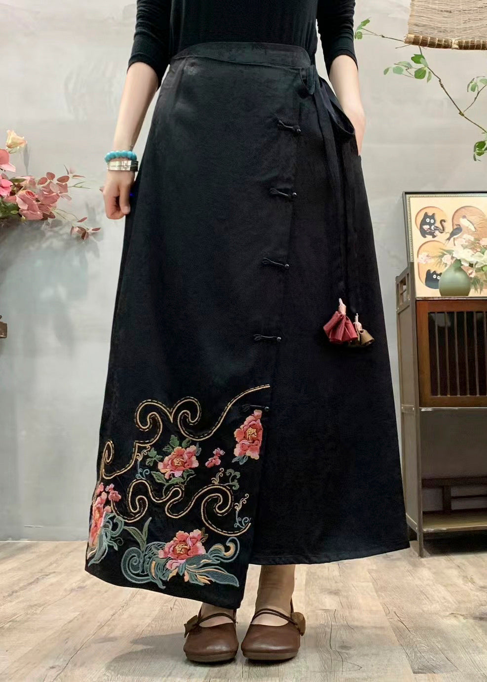 Black Pockets Silk Skirt Embroidered Oriental Button Fall