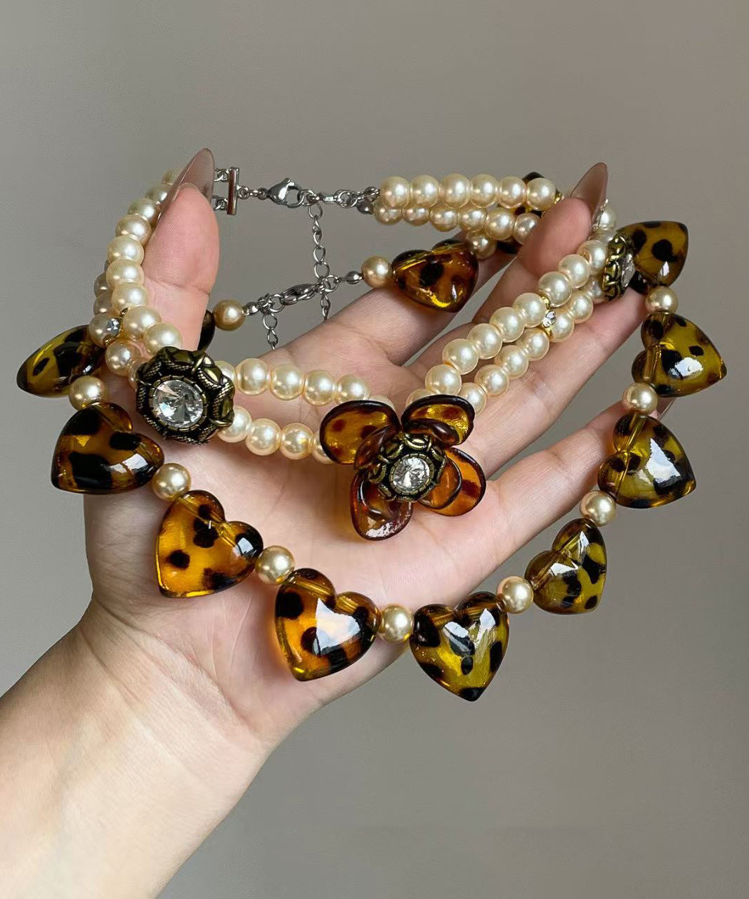 Boho Brown Acrylic Pearl  Leopard Heart Shaped Floral Choker Two Piece Set