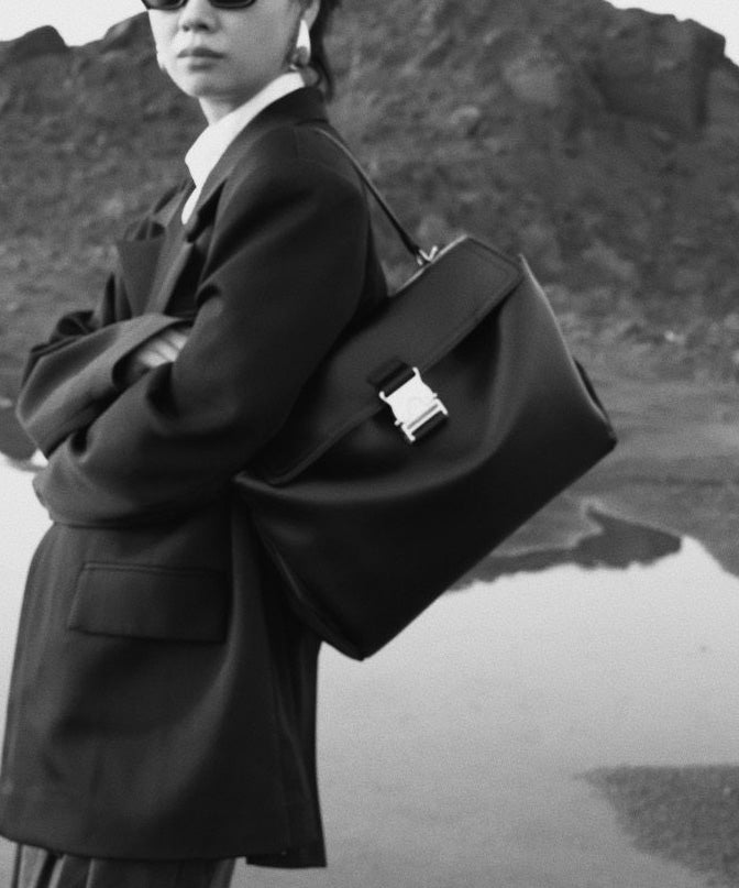 Boutique  Black Large Capacity Durable Calf Leather Shoulder Bag