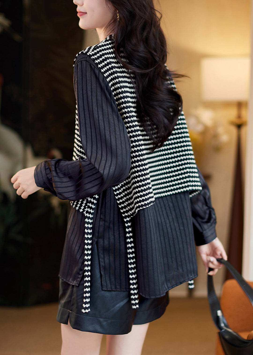 Boutique Black O-Neck Fake Two Pieces Top Lantern Sleeve