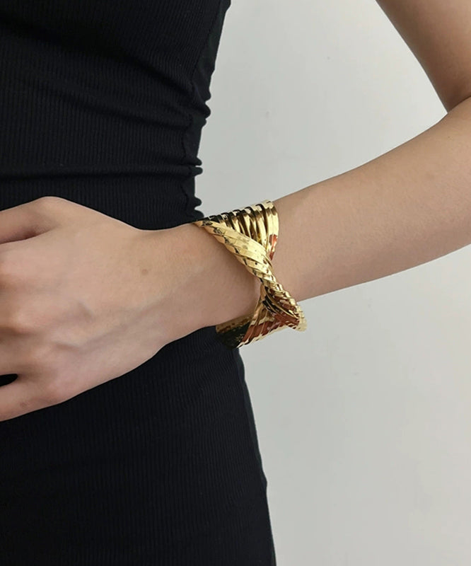 Boutique Gold Copper Alloy Asymmetrical Drop Earrings - Omychic