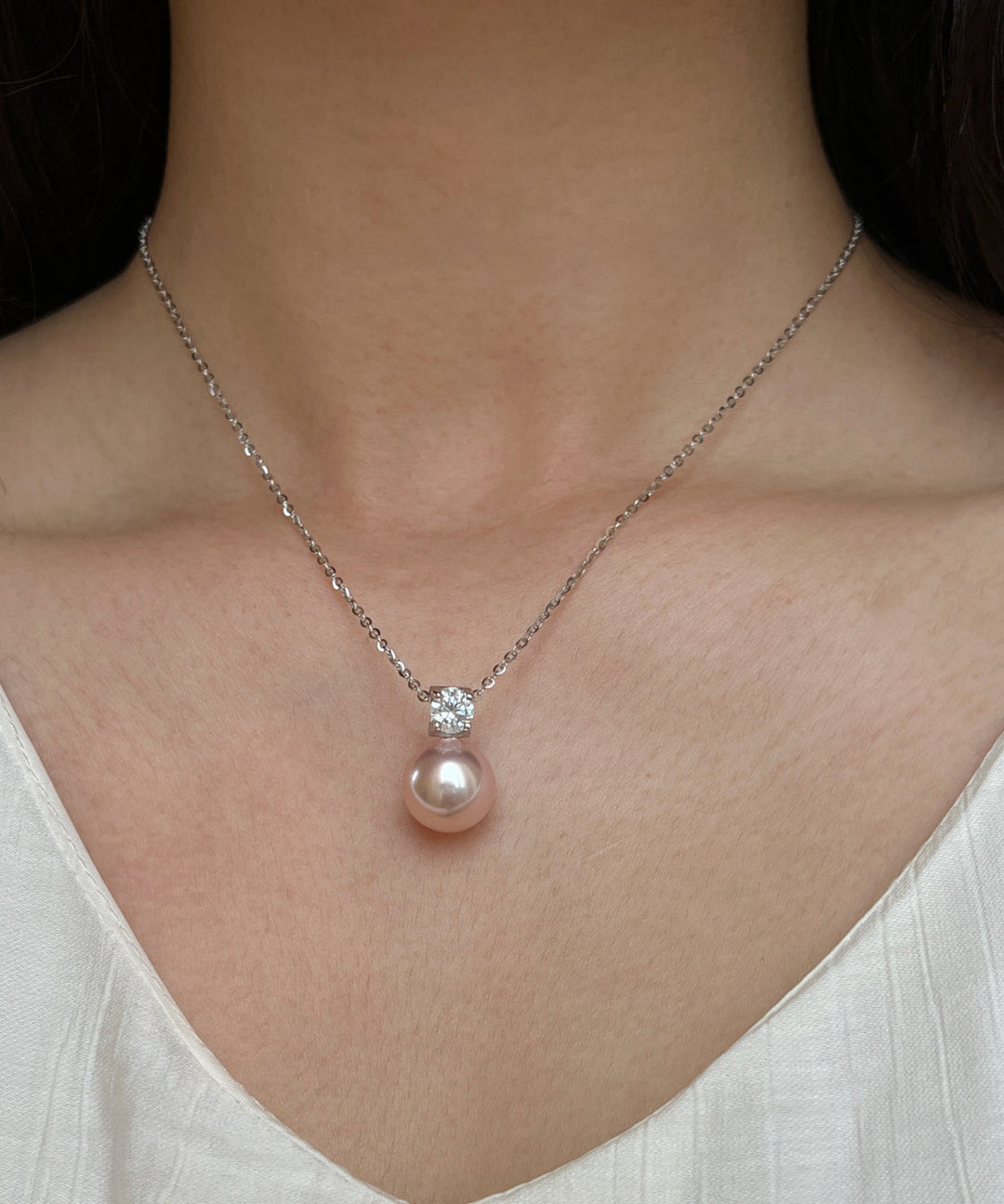 Boutique White Pearl Pendant Silver Necklace