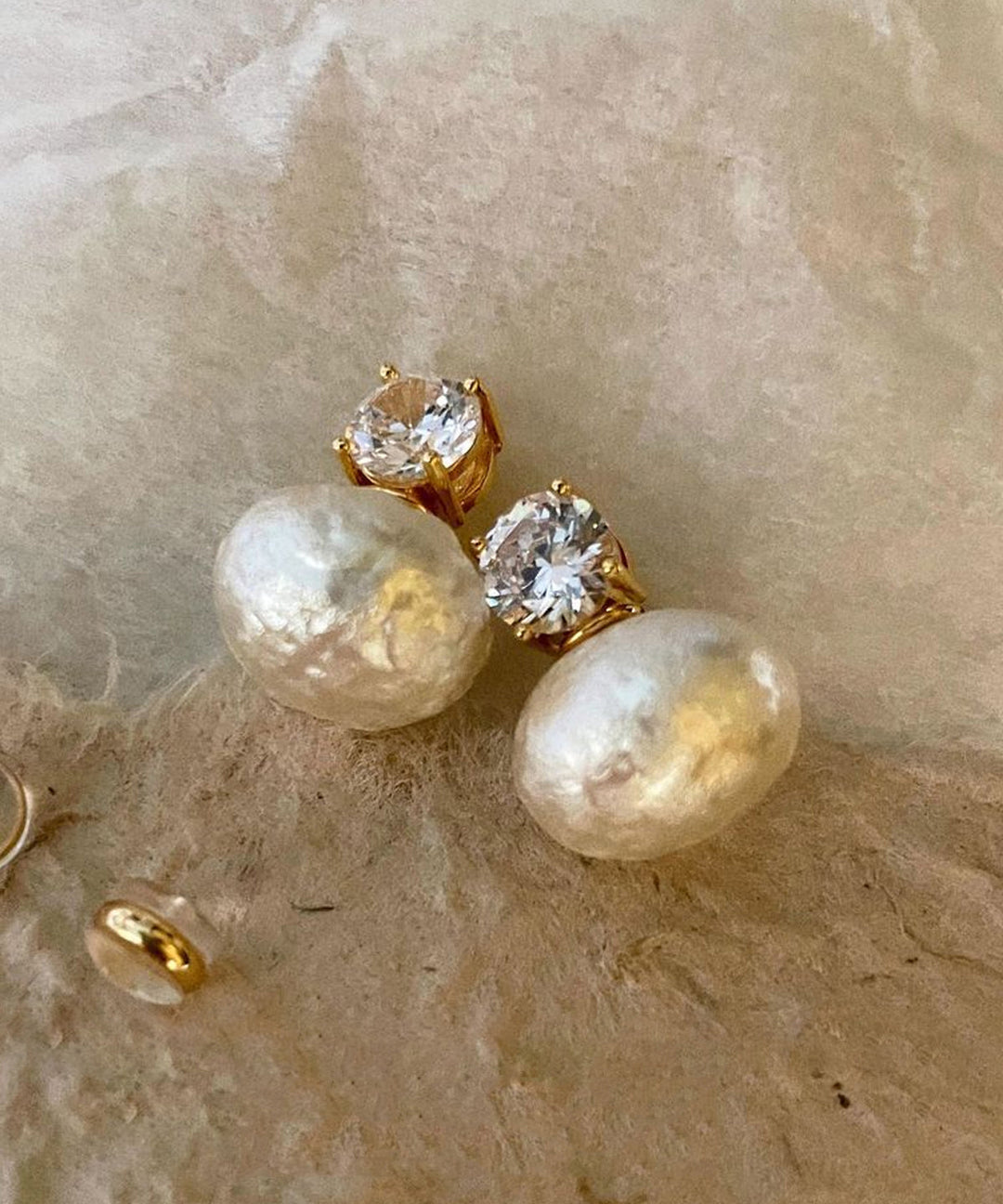 Brief Gold Copper Alloy Zircon Cotton Pearl Stud Earrings