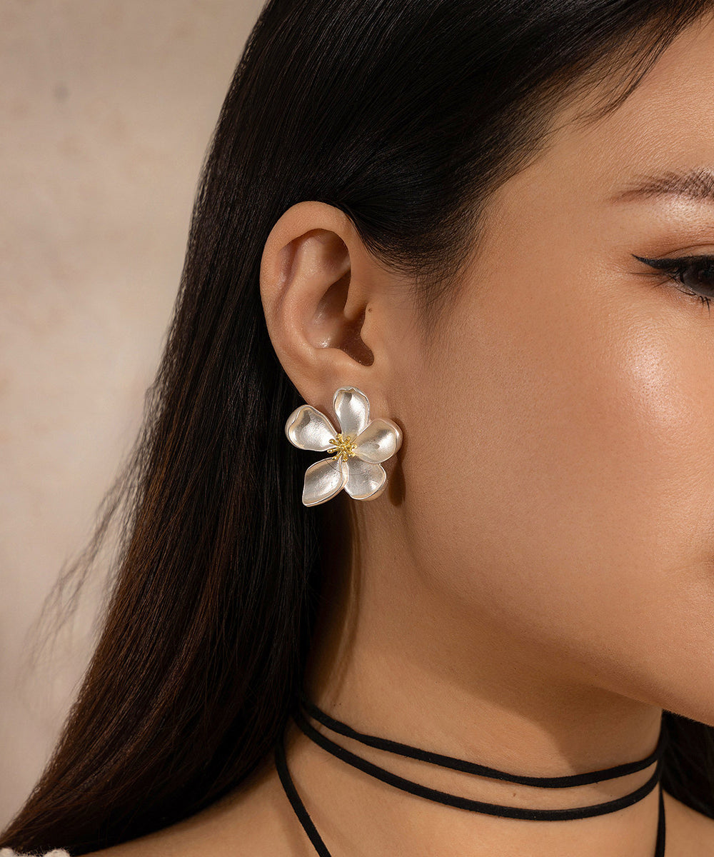 Casual Gold Metal Alloy Floral Stud Earrings