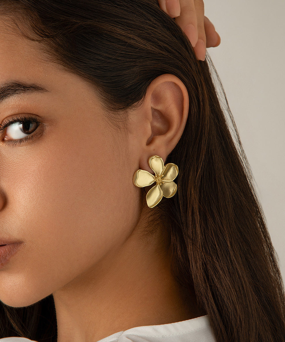 Casual Gold Metal Alloy Floral Stud Earrings
