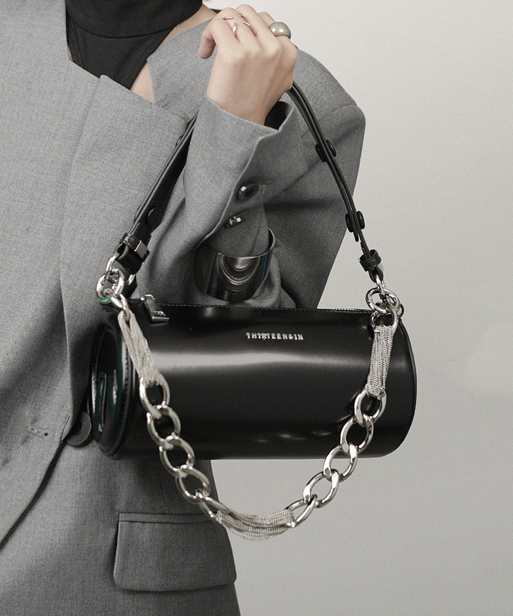 Chic Black Chain Linked Calf Leather Shoulder Bag