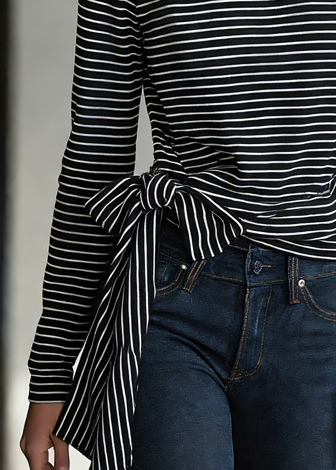 Chic Black Striped Tie Waist T Shirts Spring - Omychic