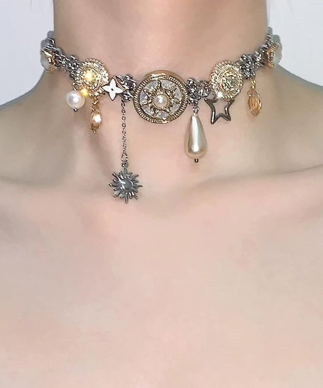 Chic Gold Button Pearl Titanium Steel Choker