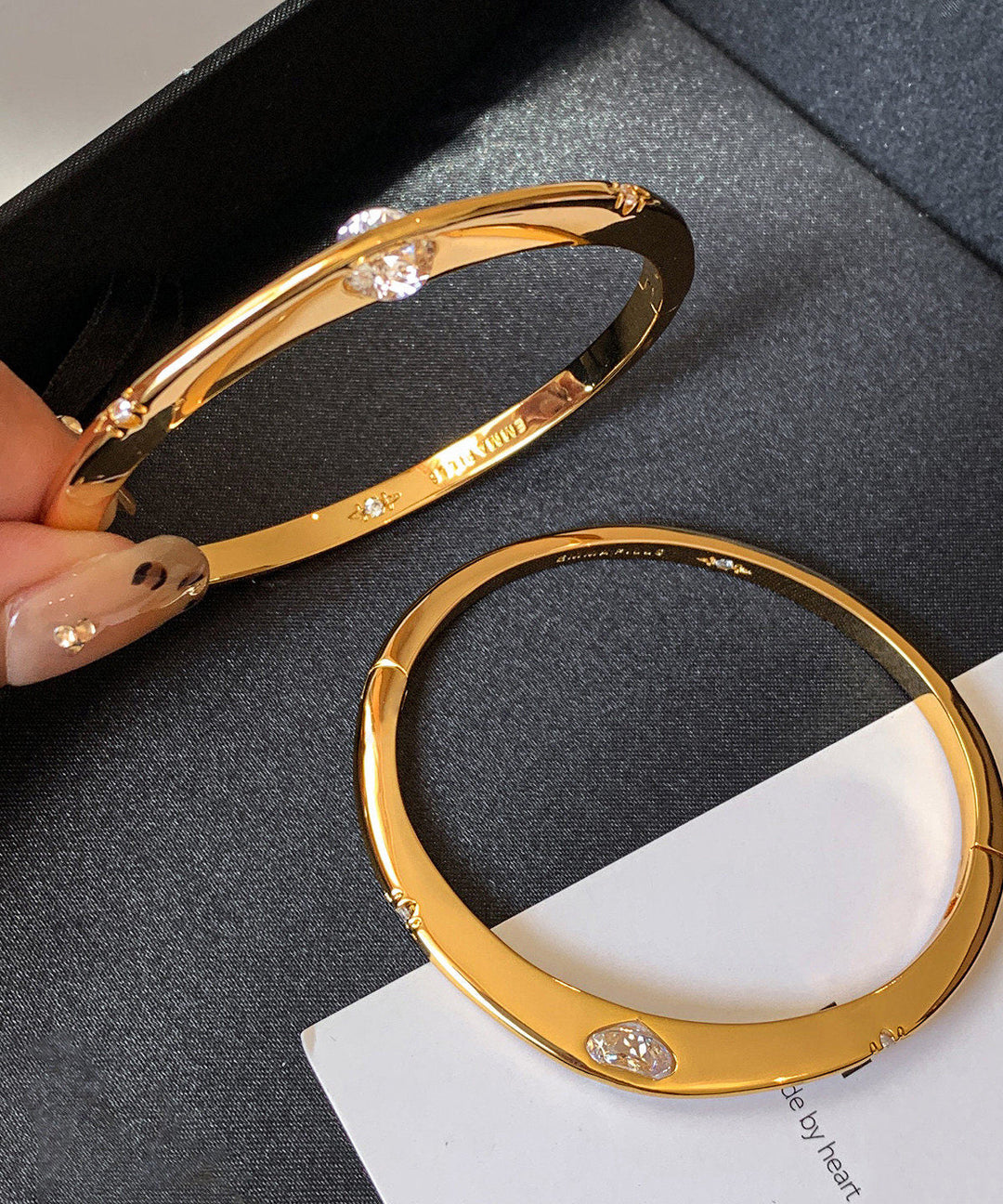 Chic Golden Zircon Rotatable Tungsten Steel Bangle - Omychic
