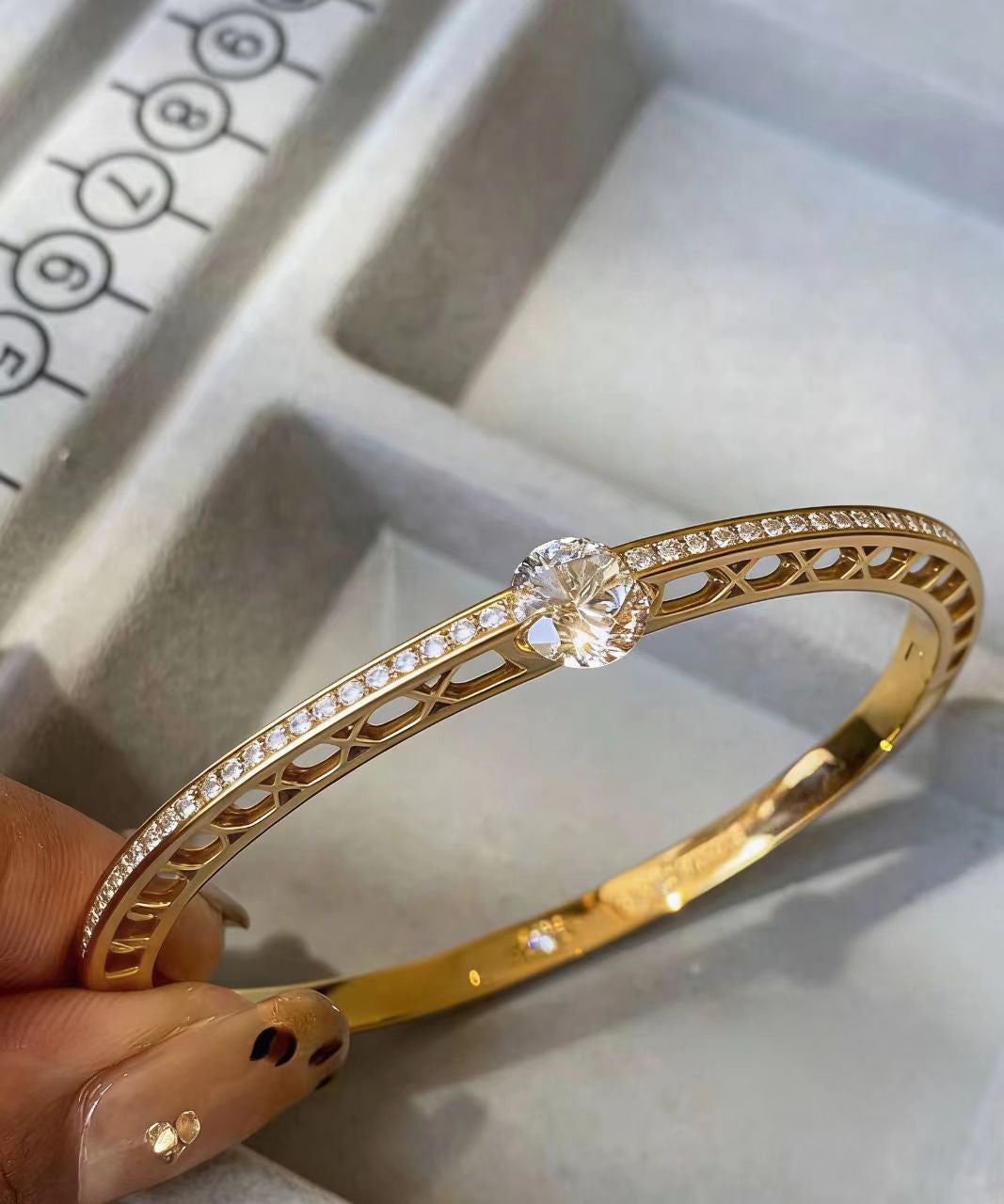 Chic Golden Zircon Rotatable Tungsten Steel Bangle - Omychic