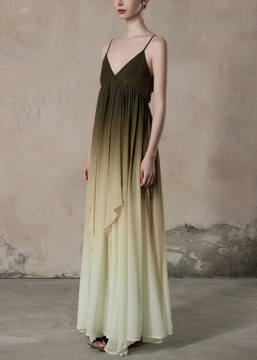 Chic Gradient Color V Neck Wrinkled Chiffon Long Dress Sleeveless