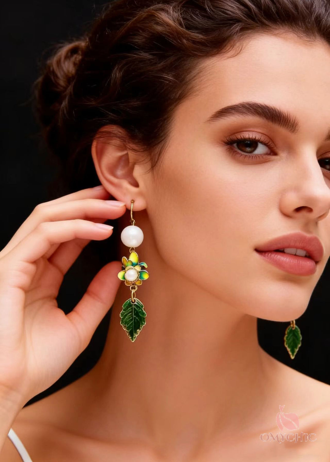 Chic Green Leaf Metal Fine Pearl Drop Earrings