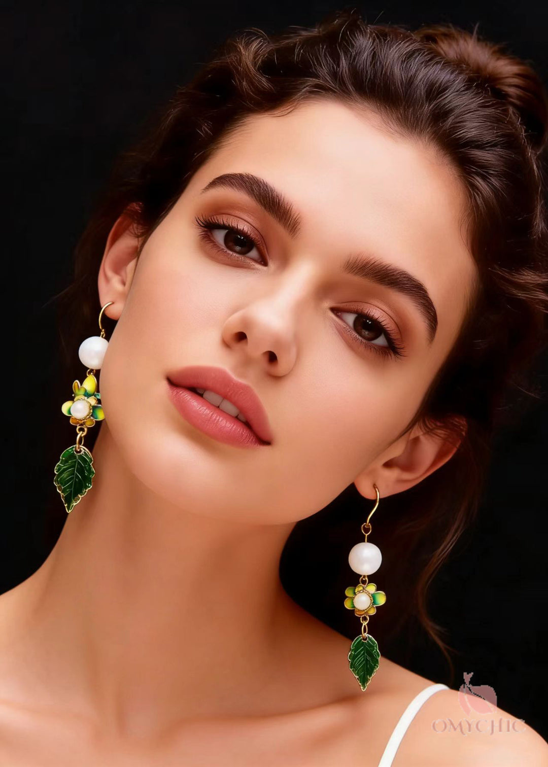 Chic Green Leaf Metal Fine Pearl Drop Earrings